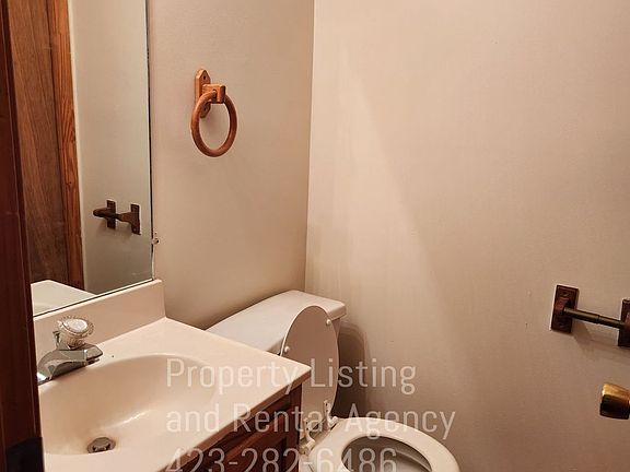 4th image of 111 Hughes Ln #3
