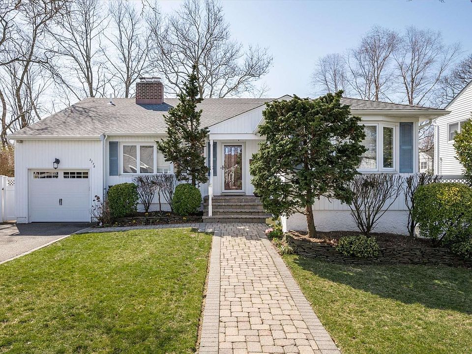 2778 Beatrice Lane Bellmore NY 11710 Zillow