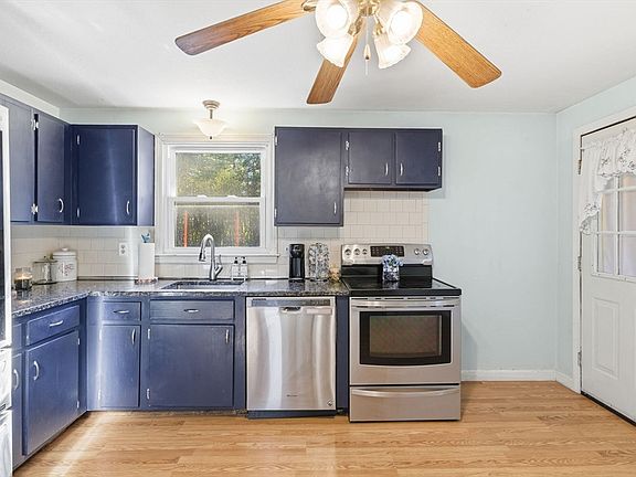 4th image of 24 Maverick Dr