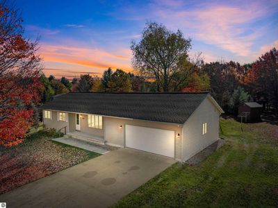 5221 S Riverview Dr, Lake City, MI, 49651