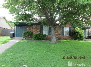 2714 Rustic Forest Rd, Fort Worth, TX 76140