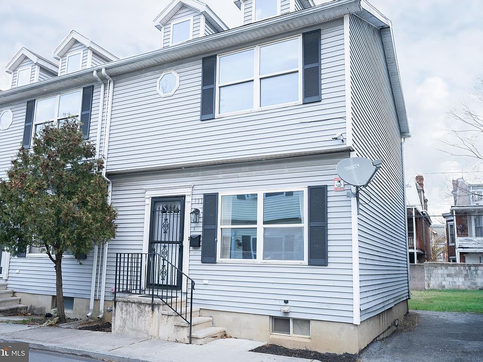 1st image of 131 N Linden St