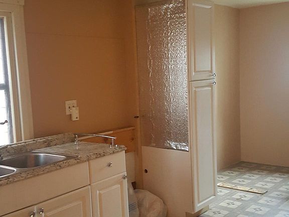 3rd image of 55 Briscoe Ave