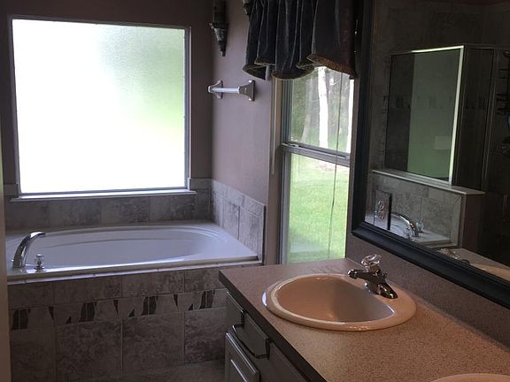 5th image of 2052 N Cranbrook Ave