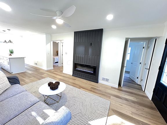 5th image of 111 Rosslyn Ave