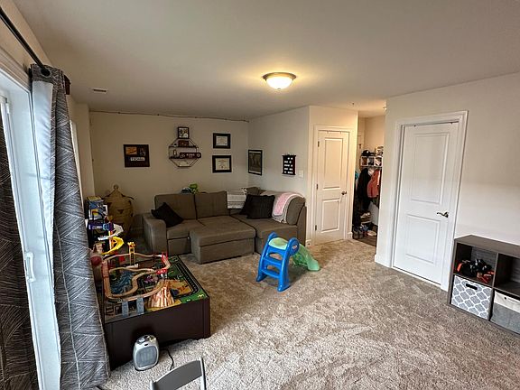 3rd image of 9508 Townfield Pl