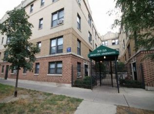 3540 N Broadway St, Chicago, IL 60657
