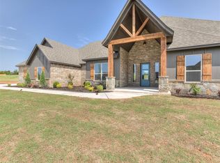 900 Dorsi Cir, Newcastle, OK 73065
