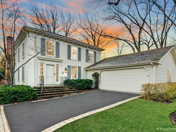 6 Court Of Bucks County, Lincolnshire, IL 60069