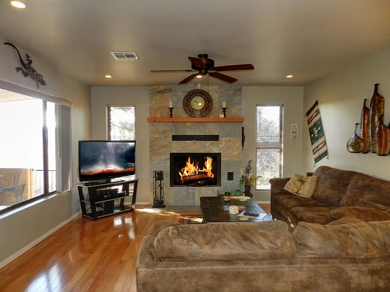 385 Coffee Pot Dr — Photo 9