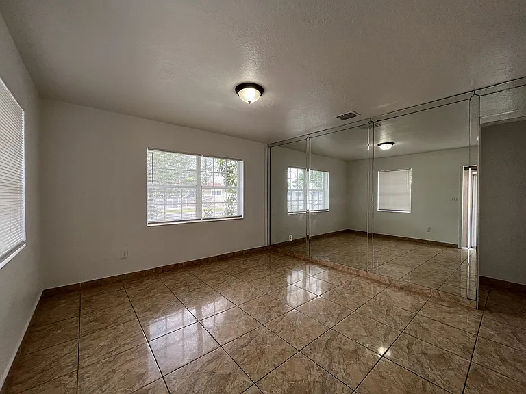 9870 Nicaragua Dr — Photo 6