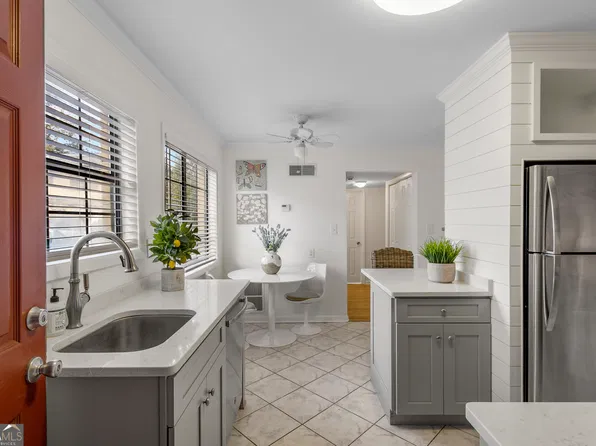 410 Candler Park Dr NE APT C2, Atlanta, GA 30307