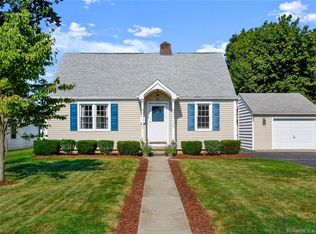 35 Cedar St, Stratford, CT 06615
