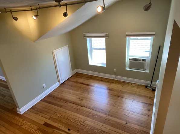 511 N Pine St APT 3, Lansing, MI 48933