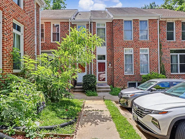 1106 Arcola Ave — Photo 1