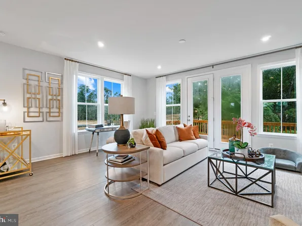 10545 Waterbury Woods Way, Manassas, VA 20112