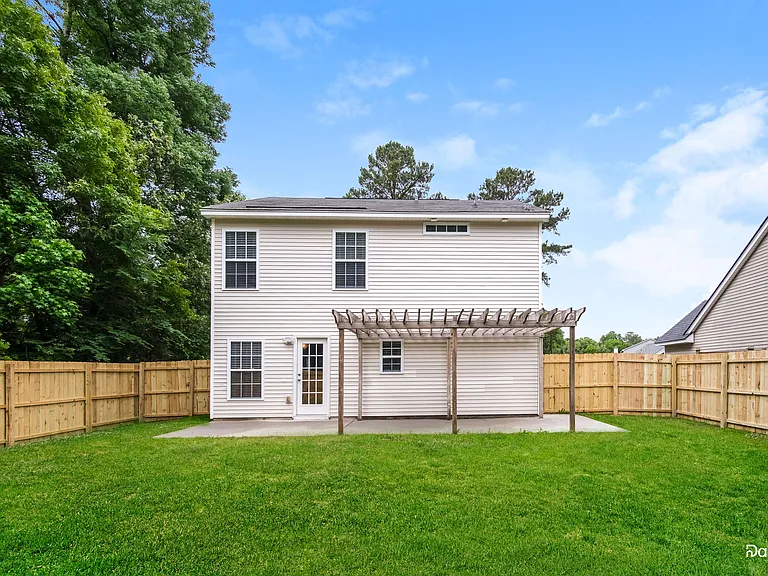 300 Slow Mill Dr — Photo 15