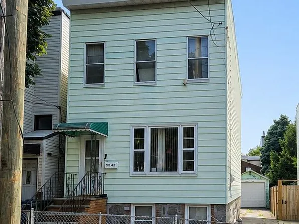 2042 41st St, Astoria, NY 11105