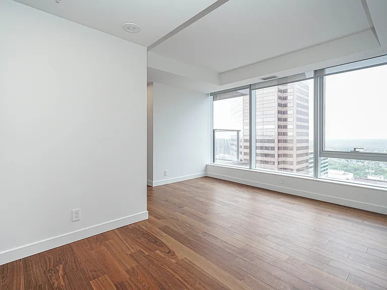 Calgary House — Photo 43