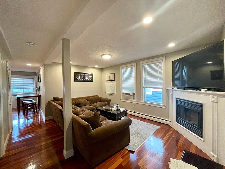 141-143 L St #2A — Photo 8