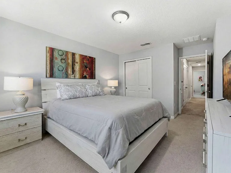 Crown Haven Dr — Photo 31