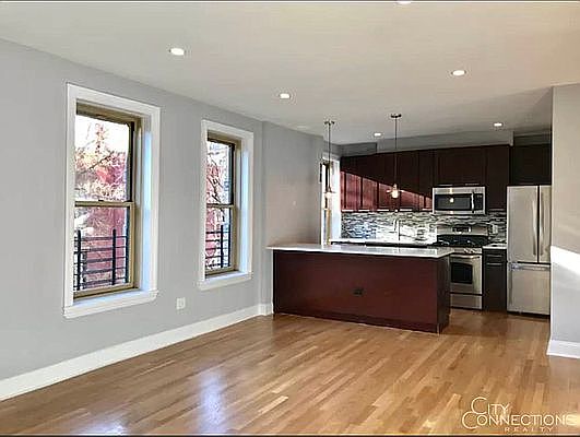 3rd image of 49 Grove St APT 3f