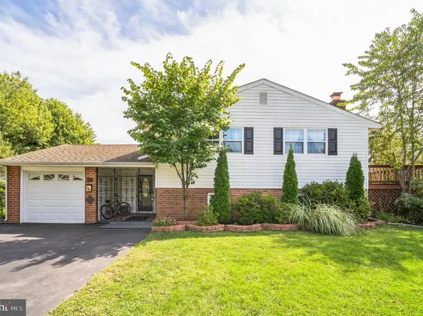 205 Foulke Ln, Springfield, PA 19064