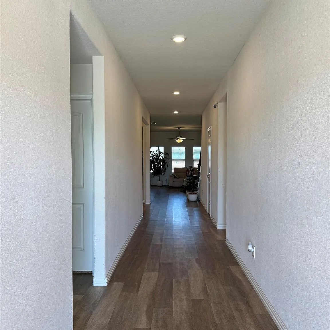 5 bed, 2348 sqft, $2,800 — Photo 3