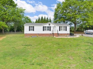 195 Harvest Moon Ln, Chesnee, SC 29323