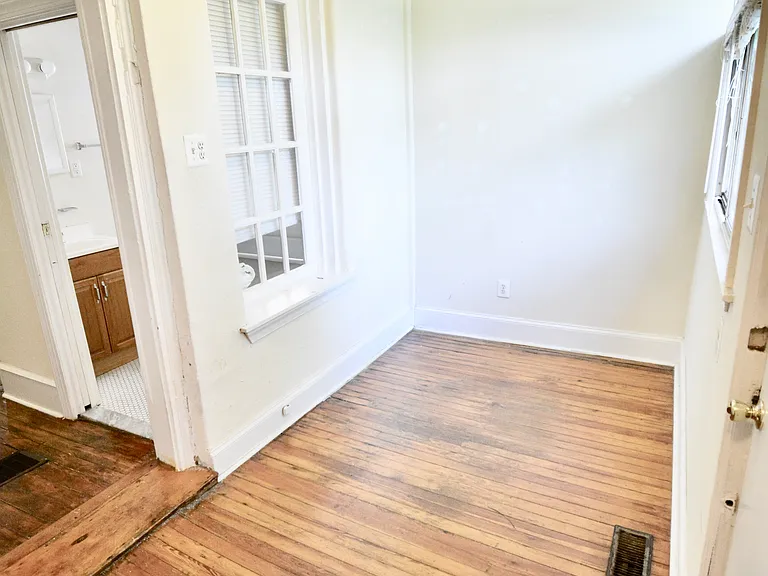 218 W Penn St #1 — Photo 8