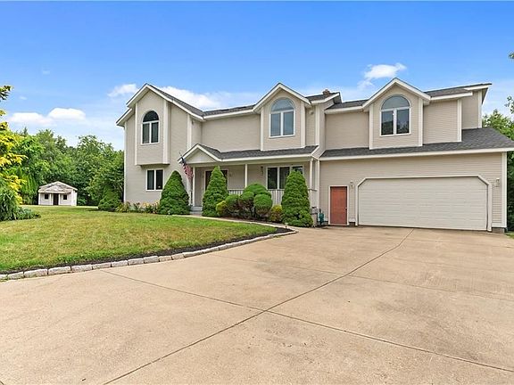 2nd image of 25 Teakwood Dr W