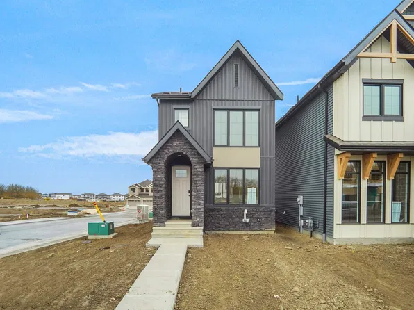 1308 9th St NW, Edmonton, AB T6T 2V3