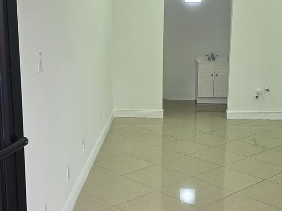 4th image of 8421 S Orange Blossom Trl Suite 215