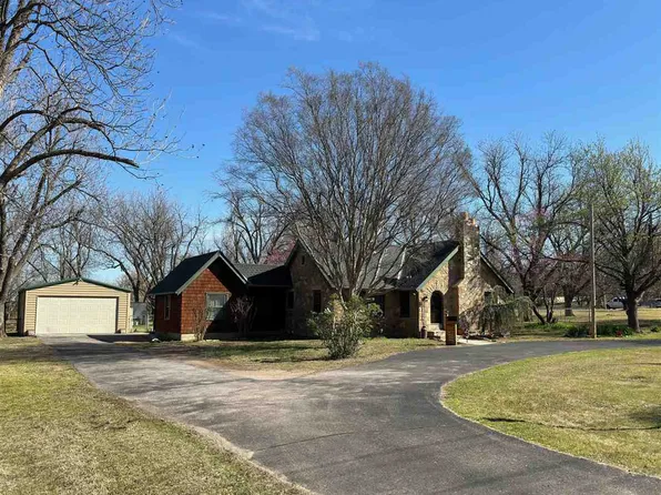 4947 Lake Rd, Ponca City, OK 74604