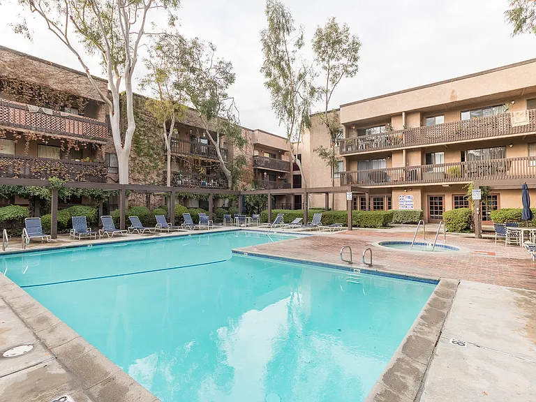 22100 Burbank Blvd #G-267 — Photo 3