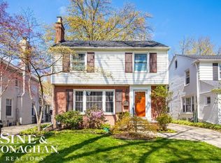 308 Merriweather Rd, Grosse Pointe Farms, MI 48236