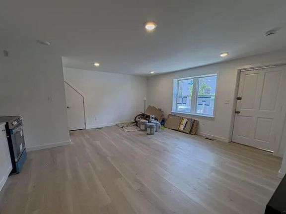 2nd image of 400 N Front St #Ea