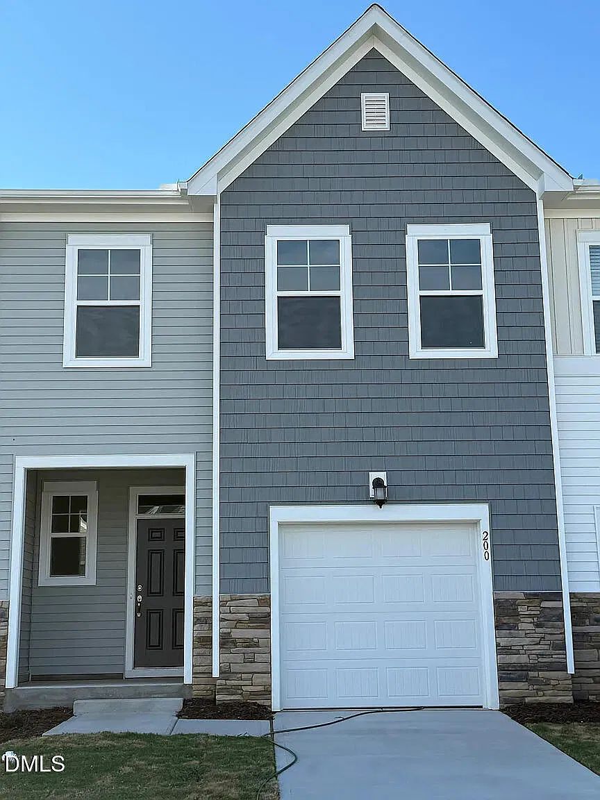 3 bed, 2.5 bath, 1792 sqft, $1,775 — Photo 3