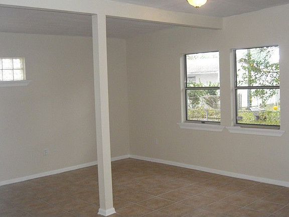 4th image of 4425 Tarpon Dr