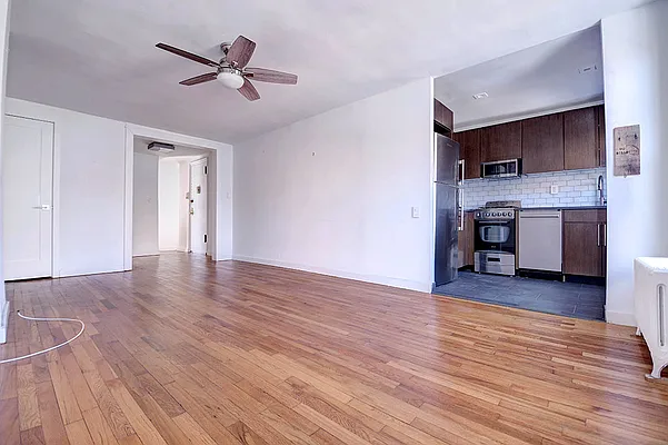 Rented by Urbane Brokerage | media 4