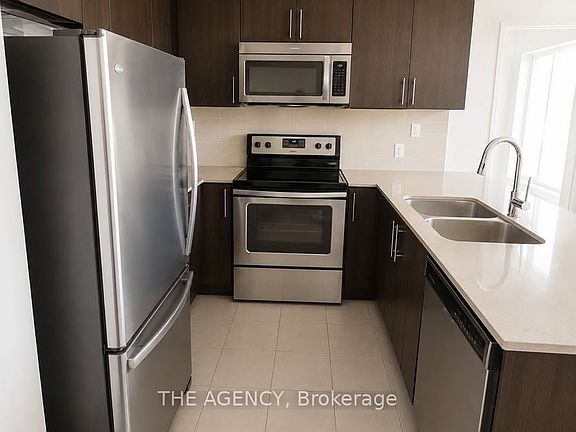3rd image of 3985 Grand Park Dr #1011