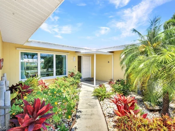 5330 Cobalt Ct, Cape Coral, FL 33904