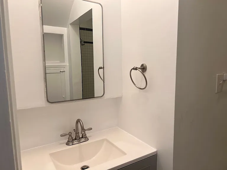 741 S Mansfield Ave — Photo 18