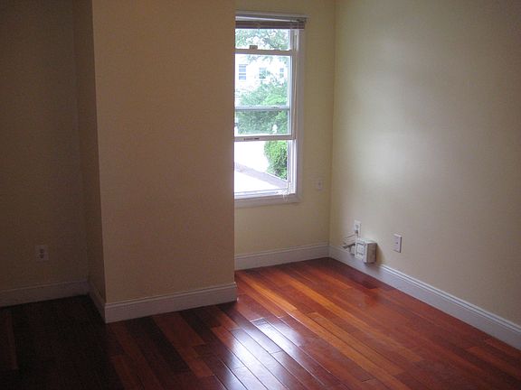 4th image of 34 Beacon Ave #2A