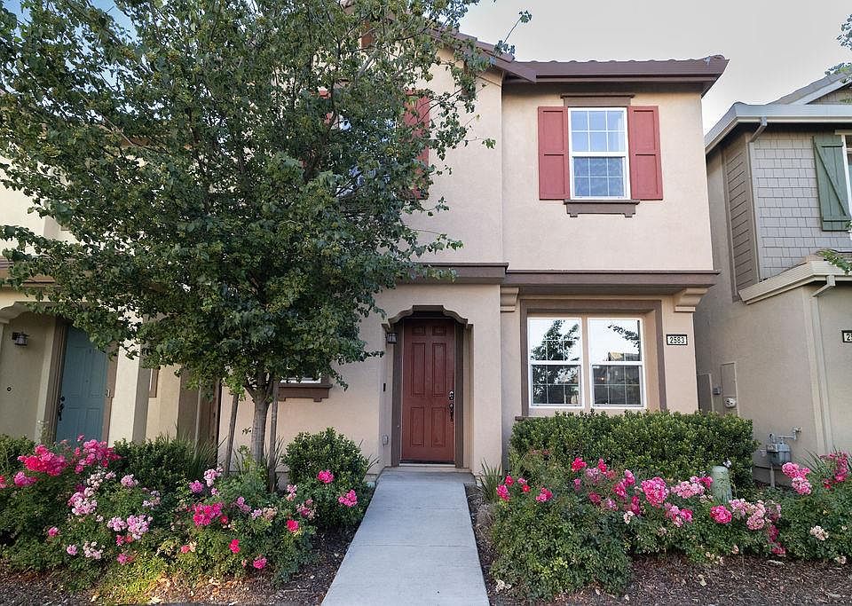 1st image of 2583 Buzz Aldrin Way