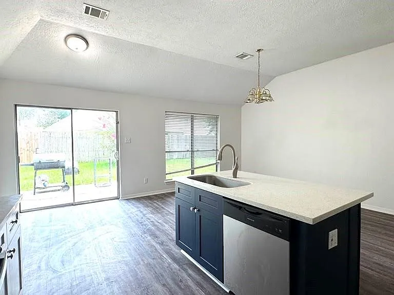 6422 Diamond Rock Dr — Photo 21