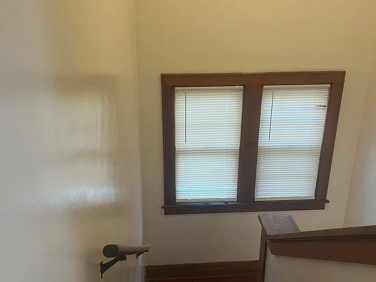 1907 Willow Ave N #1 — Photo 5