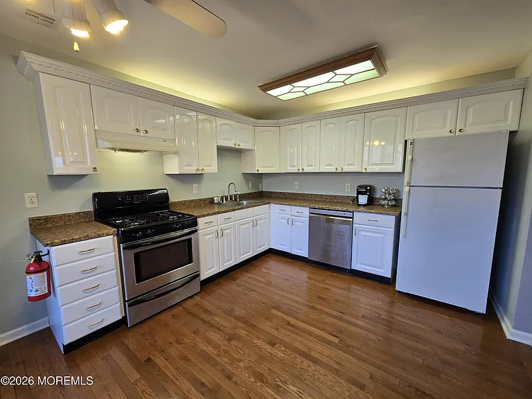 274 Easy St #RIGHT — Photo 6