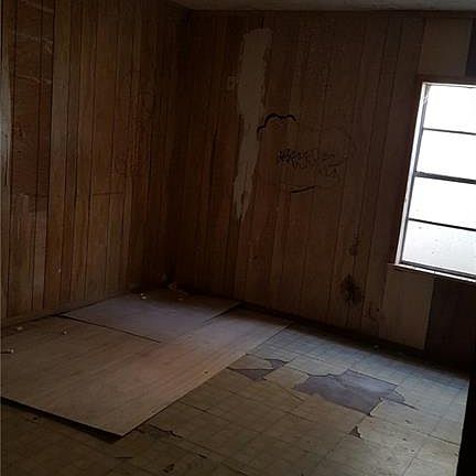 5th image of 413 E 4th St