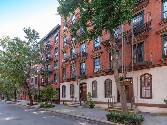 5th image of 82 Horatio St APT 5A